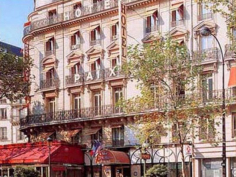 Hotel The Originals Paris Paix Republique (ex:INTERHOTEL Paris Paix Republique)