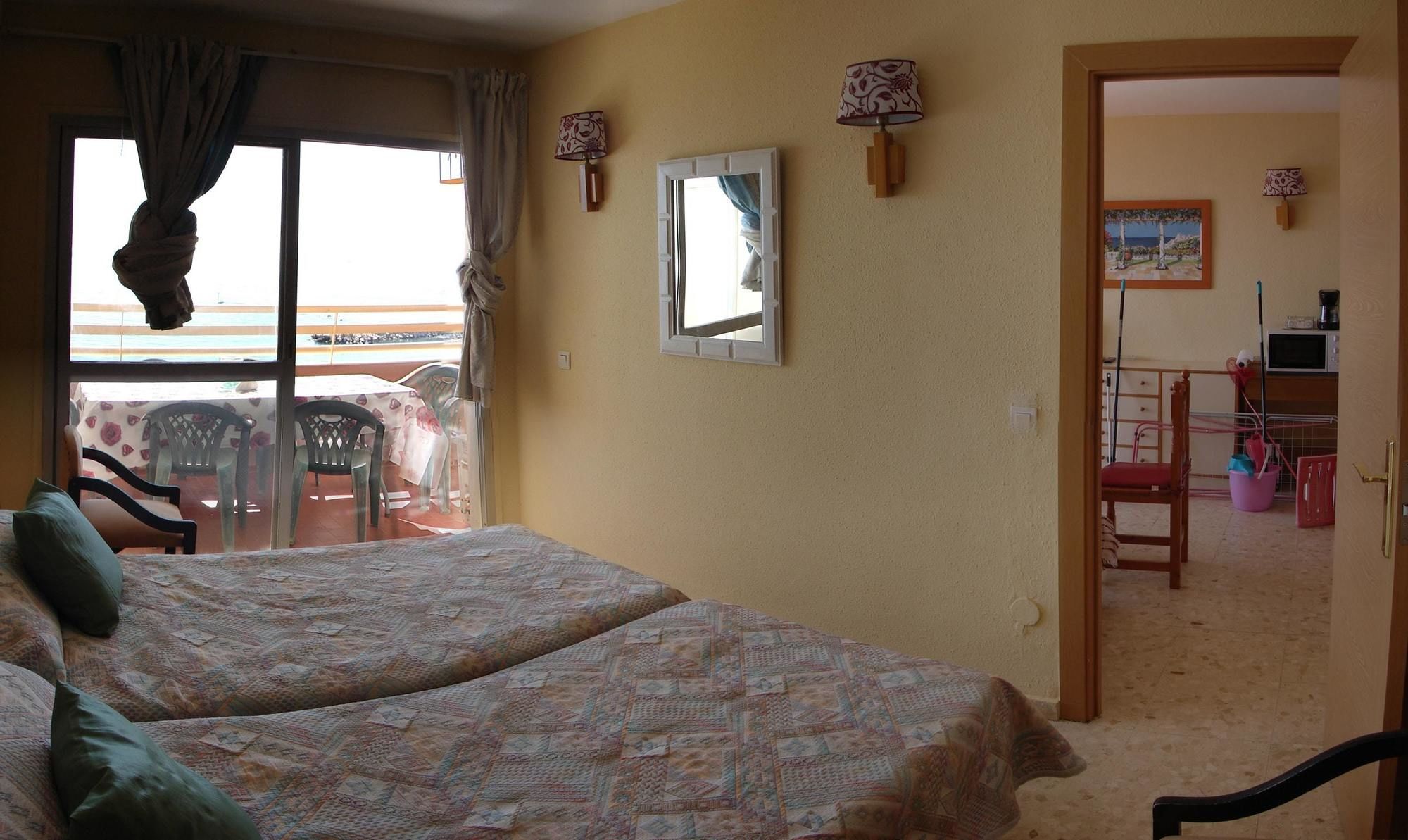 Apartment With one Bedroom in Fuengirola, With Wonderful sea View, Poo
