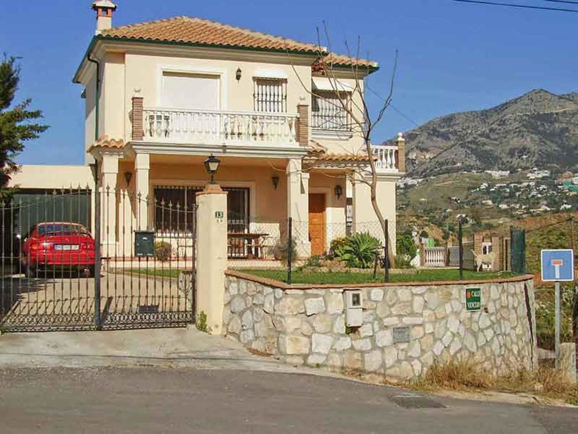 House With 4 Bedrooms in Fuengirola, With Private Pool, Furnished Terr