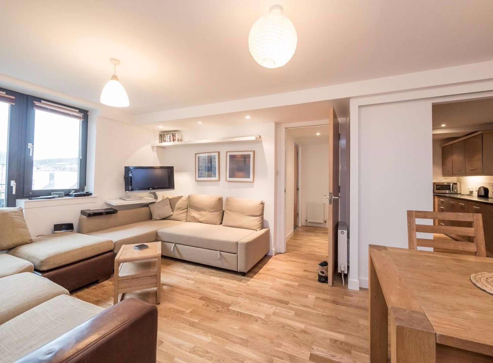 2 Bedroom Apartment off Royal Mile