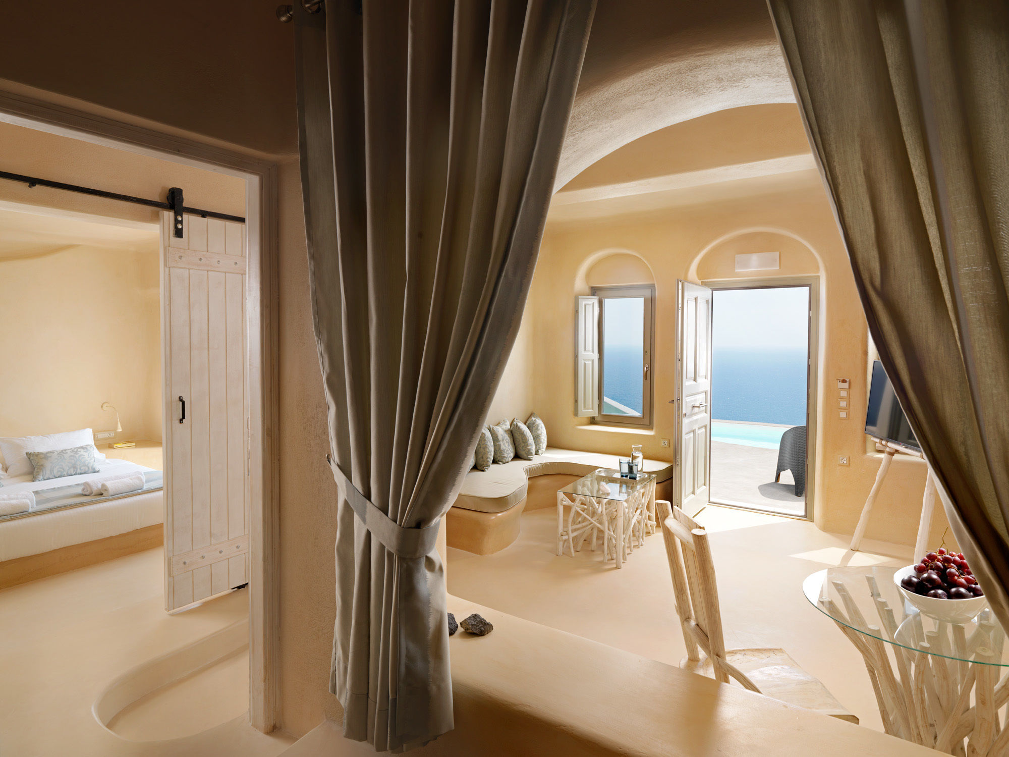 Domes Resort Santorini 4 *