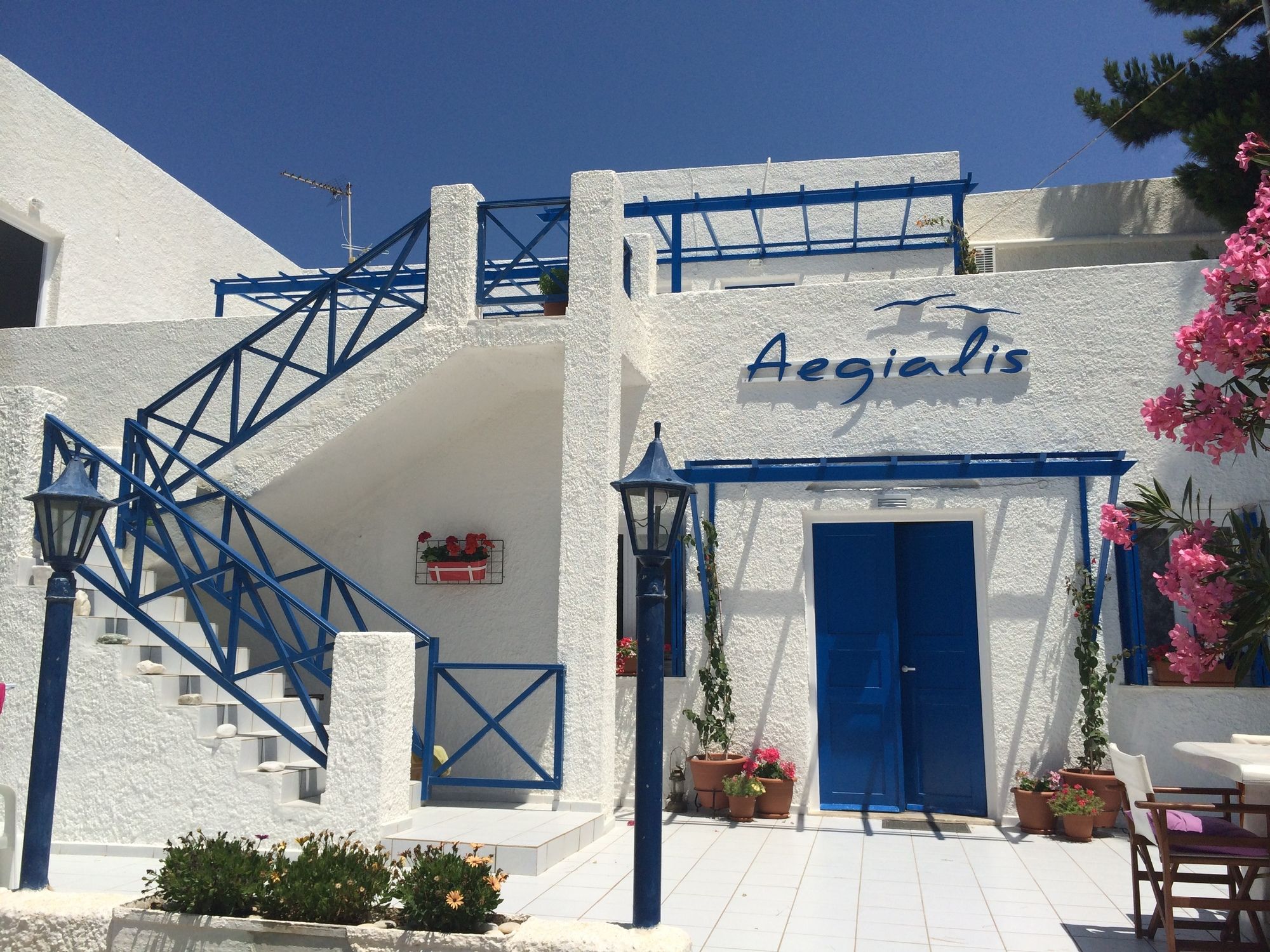 Aegialis Studios & Rooms 2 *